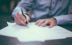 Contract review to determine how your Personal Injury Attorney Gets Paid